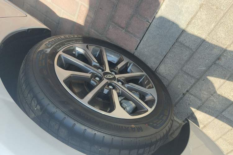 Used Chery Arrizo 5 2025 Excellence Version 1.5L Manual Fashion Edition Left Front Wheel Hub