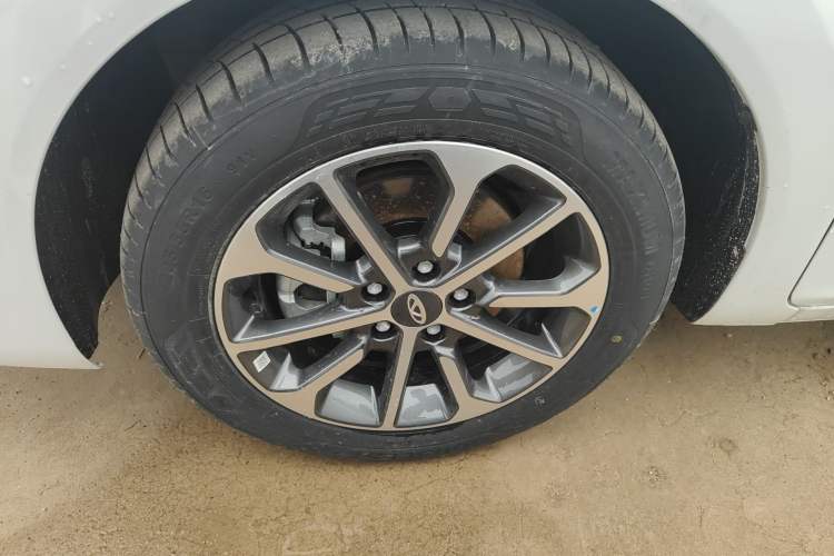 Used Chery Arrizo 5 2025 Excellence Version 1.5L Manual Fashion Edition Left Front Wheel Hub
