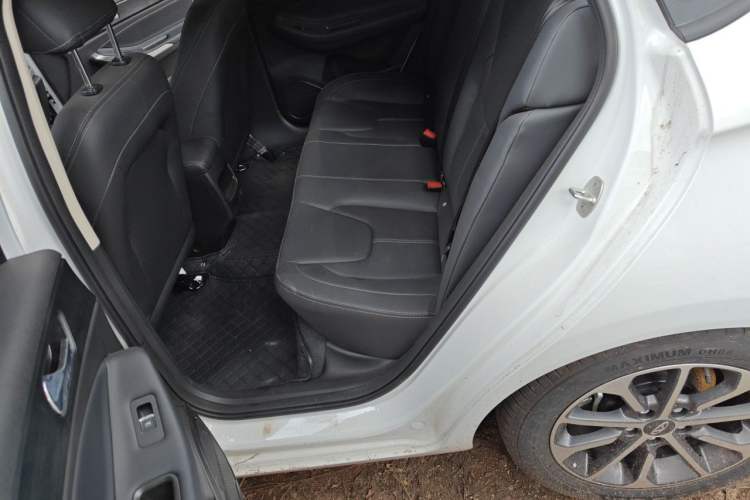 Used Chery Arrizo 5 2025 Excellence Version 1.5L Manual Fashion Edition Left Rear Seat