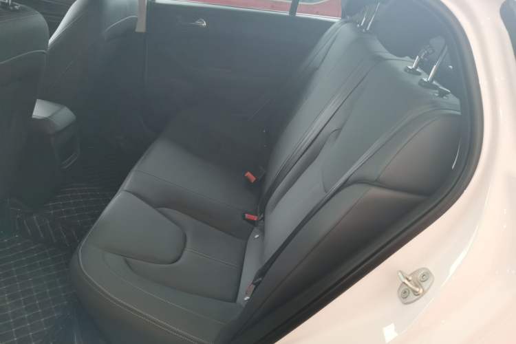 Used Chery Arrizo 5 2025 Excellence Version 1.5L CVT Fashionable Edition Left Rear Seat