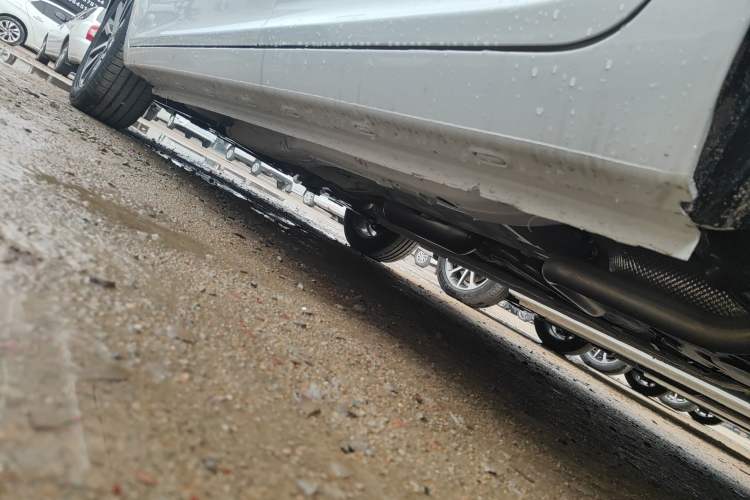 Used Chery Arrizo 5 2025 Excellence Version 1.5L Manual Fashion Edition Left Side Sill