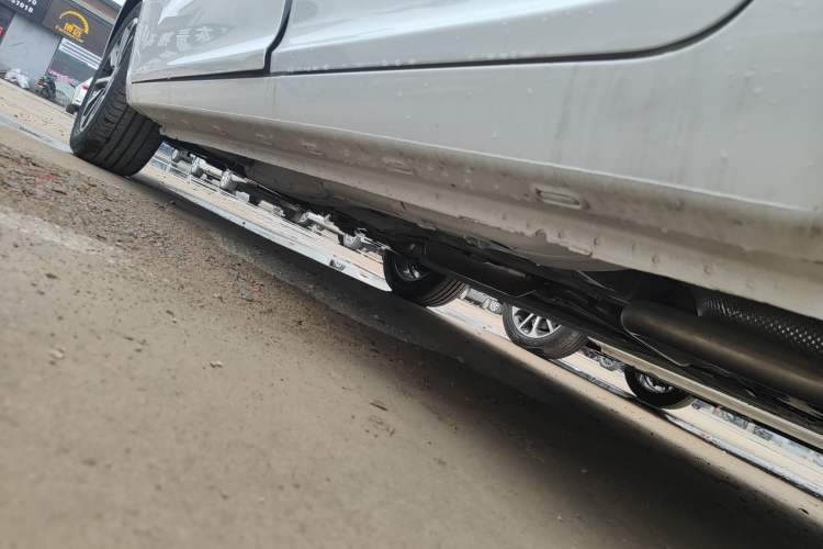 Used Chery Arrizo 5 2025 Excellence Version 1.5L Manual Fashion Edition Left Side Sill