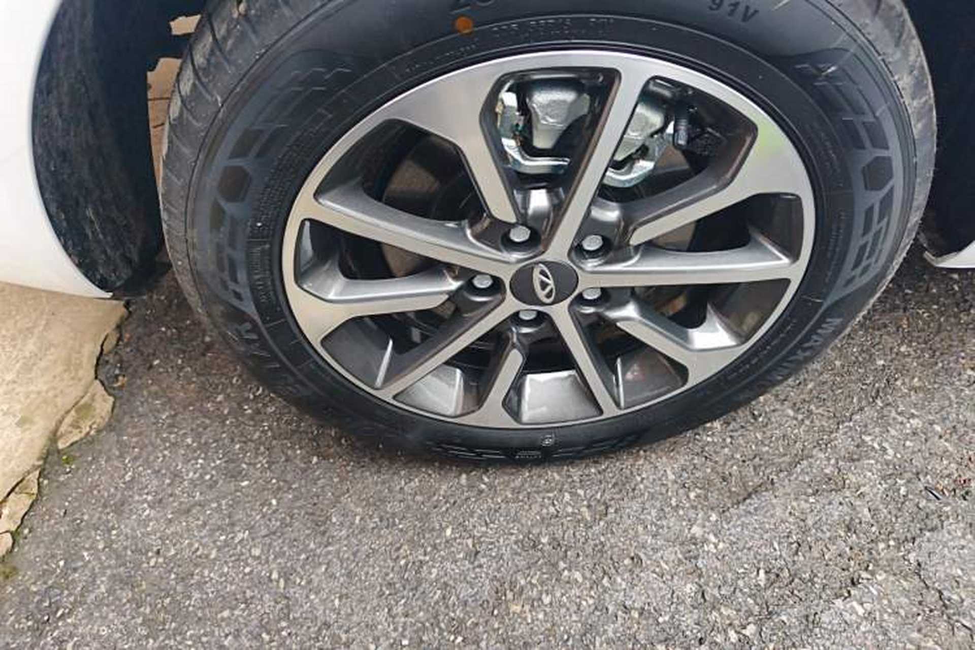 Used Chery Arrizo 5 2025 Excellence Version 1.5L CVT Fashionable Edition Right Rear Wheel Hub