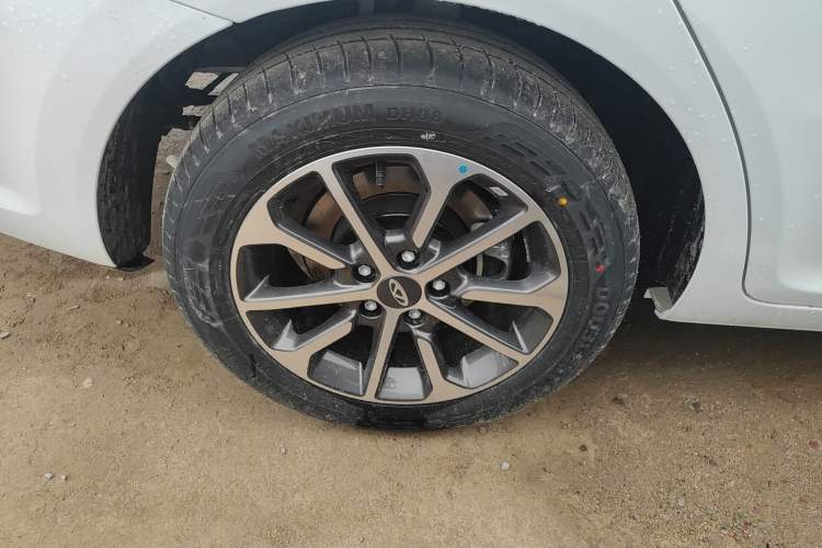 Used Chery Arrizo 5 2025 Excellence Version 1.5L Manual Fashion Edition Right Rear Wheel Hub