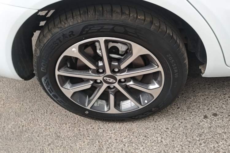 Used Chery Arrizo 5 2025 Excellence Version 1.5L CVT Fashionable Edition Right Rear Wheel Hub