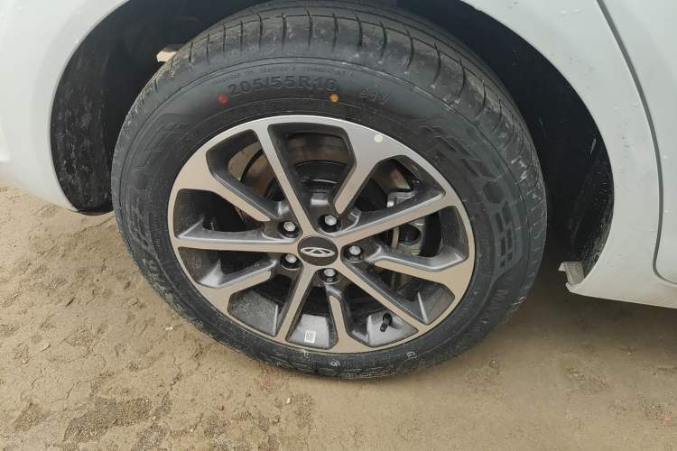 Used Chery Arrizo 5 2025 Excellence Version 1.5L Manual Fashion Edition Right Rear Wheel Hub