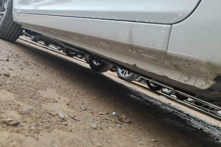 Used Chery Arrizo 5 2025 Excellence Version 1.5L Manual Fashion Edition Right Side Sill