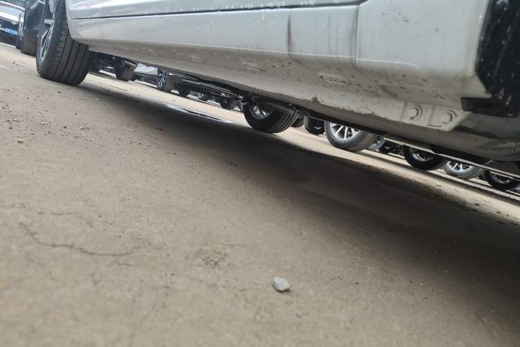 Used Chery Arrizo 5 2025 Excellence Version 1.5L Manual Fashion Edition Right Side Sill