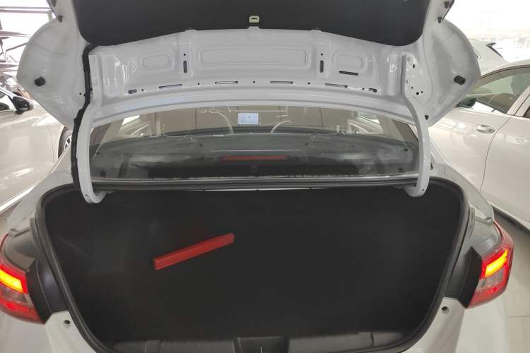 Used Chery Arrizo 5 2025 Excellence Version 1.5L Manual Fashion Edition Trunk