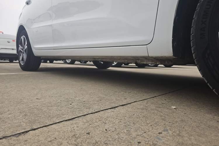 Used Chery Arrizo 5 GT 2023 1.5T CVT Enjoy Right Side Sill