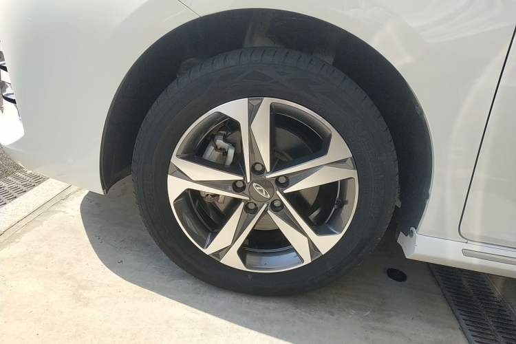 Used Chery Arrizo 5 PLUS 2021 XiaoAI 1.5T Manual PLUS Model Left Front Wheel Hub