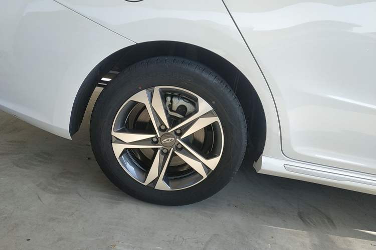 Used Chery Arrizo 5 PLUS 2021 XiaoAI 1.5T Manual PLUS Model Right Rear Wheel Hub
