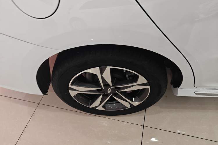 Used Chery Arrizo 5 PLUS 2021 XiaoAI 1.5L Manual Enjoy PLUS Right Rear Wheel Hub