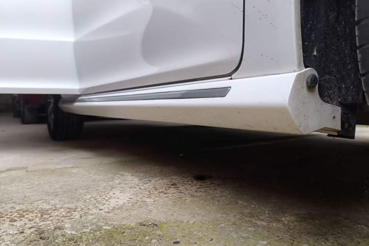 Used Chery Arrizo 5 PLUS 2021 Xiaoze 1.5T CVT Enjoy PLUS Right Side Sill