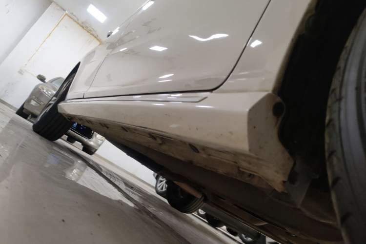 Used Chery Arrizo 5 PLUS 2021 XiaoAI 1.5L CVT Enjoy PLUS Right Side Sill