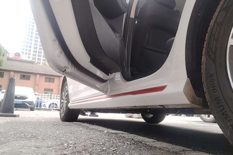Used Chery Arrizo 5 PLUS 2023 1.5T CVT EnjoyPLUS Left Side Sill