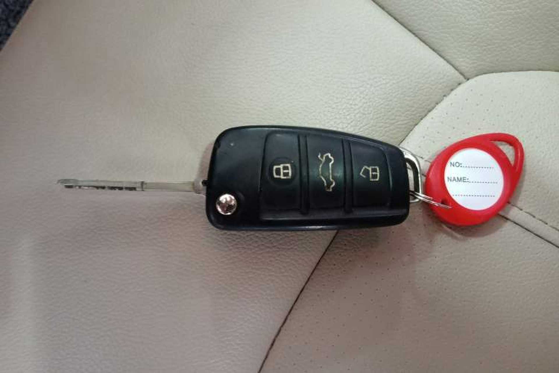 Used Chery Arrizo 7 2015 1.6L Manual ZhiShang Edition Interior 1