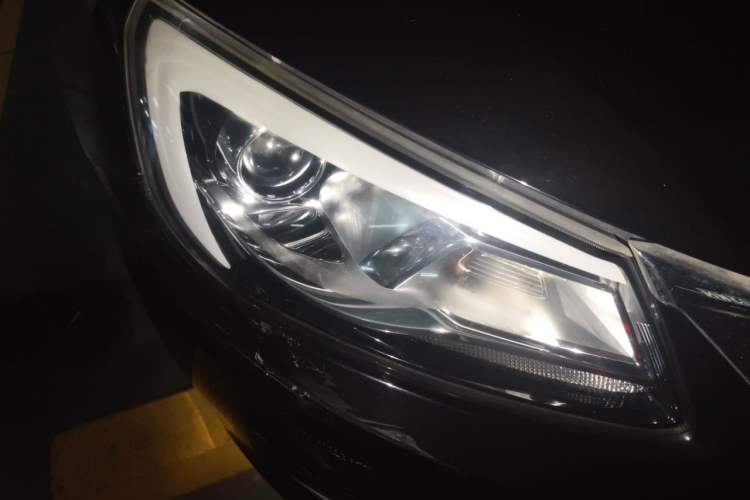 Used Chery Arrizo 7 2013 1.6L CVT Zhiling Edition Right Front Headlight