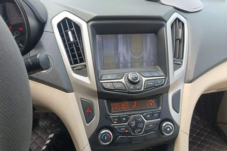 Used Chery Arrizo 7 2013 1.6L Manual ZhiShang Edition Audio And AC Panel