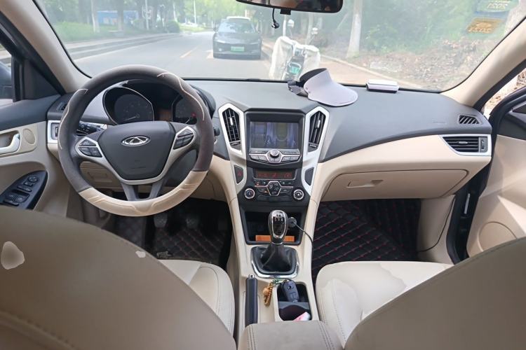 Used Chery Arrizo 7 2013 1.6L Manual ZhiShang Edition Center Console