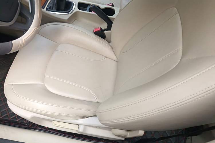 Used Chery Arrizo 7 2013 1.6L Manual ZhiShang Edition Left Front Seat