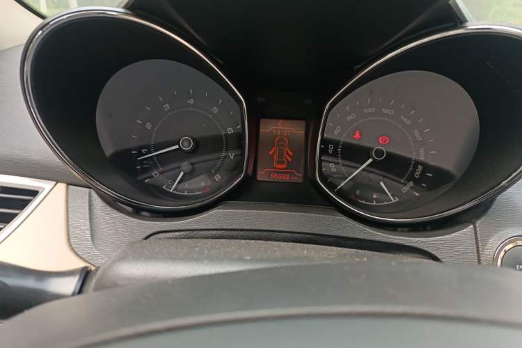 Used Chery Arrizo 7 2013 1.6L Manual ZhiShang Edition Odometer Close Up