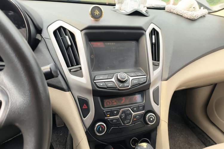 Used Chery Arrizo 7 2013 1.6L CVT Zhiling Edition Audio And AC Panel