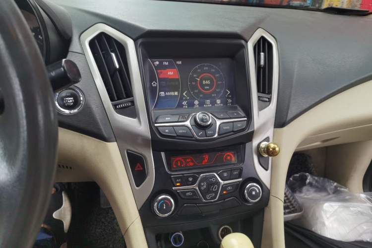 Used Chery Arrizo 7 2013 1.6L CVT Zhiling Edition Audio And AC Panel