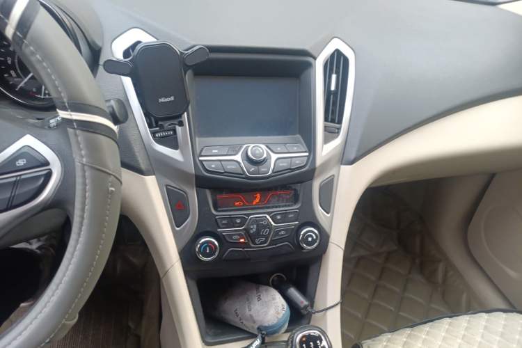 Used Chery Arrizo 7 2013 1.6L Manual ZhiShang Edition Audio And AC Panel