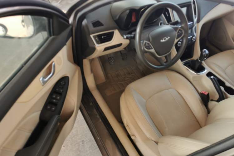 Used Chery Arrizo 7 2013 1.6L Manual ZhiXiang Edition Driver Seat