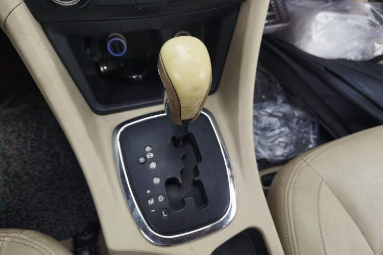 Used Chery Arrizo 7 2013 1.6L CVT Zhiling Edition Gear Lever
