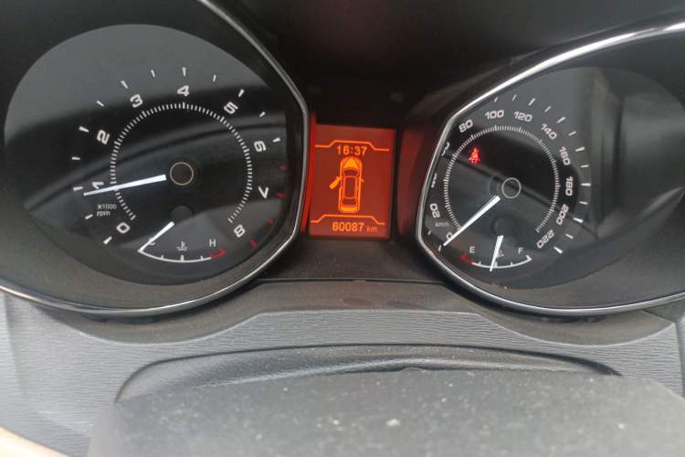 Used Chery Arrizo 7 2013 1.6L Manual ZhiShang Edition Odometer Close Up