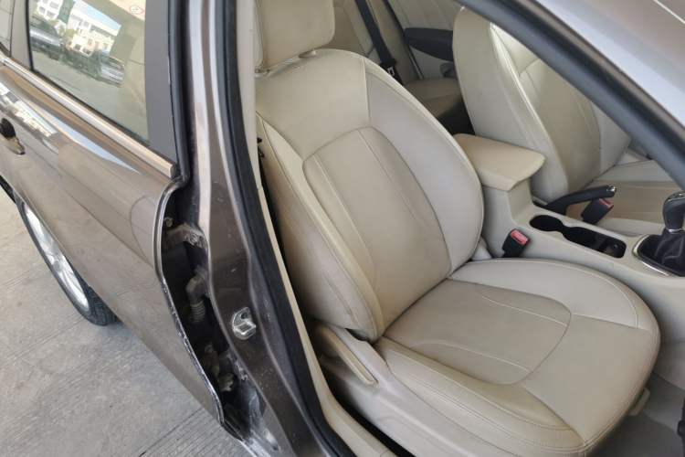 Used Chery Arrizo 7 2013 1.6L Manual ZhiXiang Edition Right Front Seat