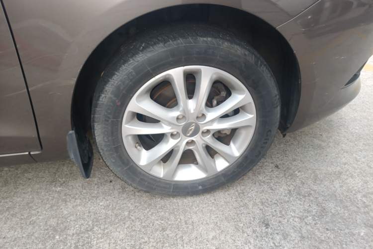 Used Chery Arrizo 7 2013 1.6L Manual ZhiShang Edition Right Front Wheel Hub