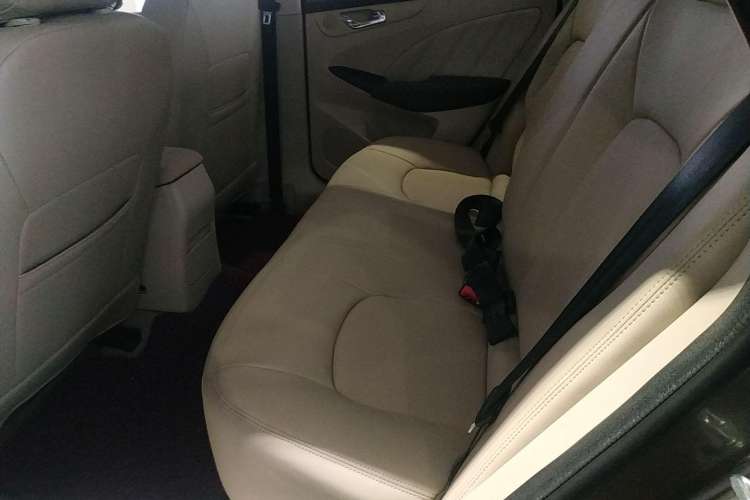 Used Chery Arrizo 7 2013 1.6L CVT Zhiling Edition Interior 1
