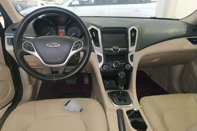 Used Chery Arrizo 7 2013 1.6L CVT Zhiling Edition Interior 3