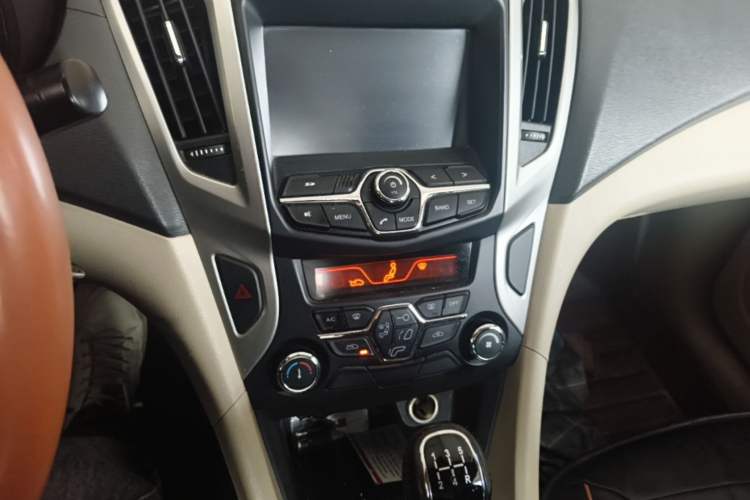 Used Chery Arrizo 7 2013 1.6L Manual Zhi Ling Edition Audio And AC Panel