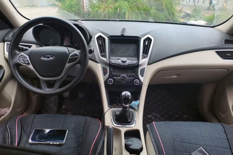Used Chery Arrizo 7 2013 1.6L Manual ZhiShang Edition Center Console