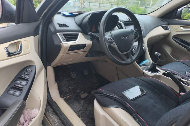 Used Chery Arrizo 7 2013 1.6L Manual ZhiShang Edition Driver Seat