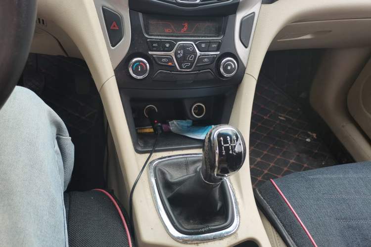 Used Chery Arrizo 7 2013 1.6L Manual ZhiShang Edition Gear Lever