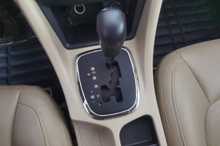 Used Chery Arrizo 7 2013 1.6L CVT Zhiling Edition Gear Lever