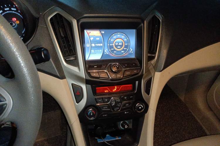 Used Chery Arrizo 7 2013 1.6L Manual ZhiXiang Edition Audio And AC Panel