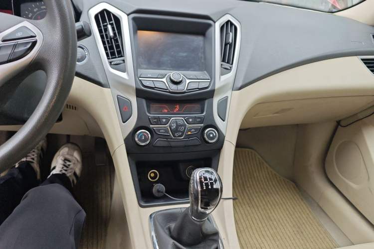 Used Chery Arrizo 7 2013 1.6L Manual ZhiShang Edition Audio And AC Panel