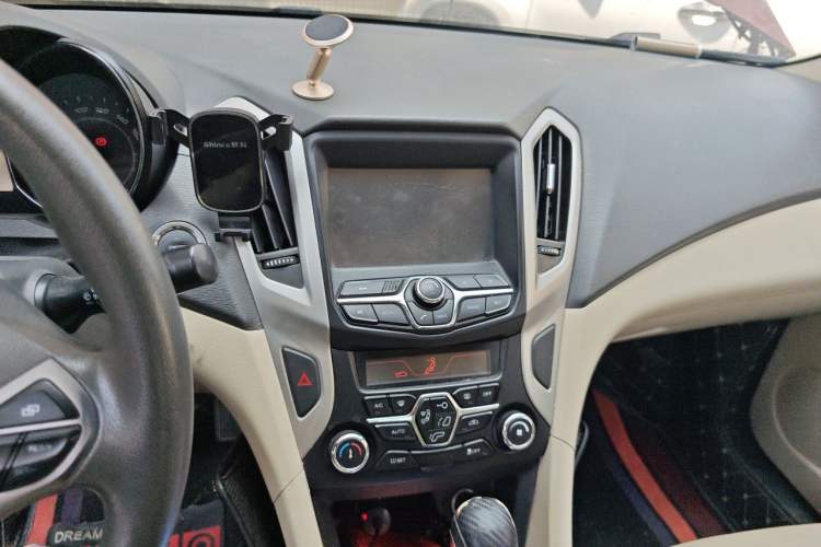 Used Chery Arrizo 7 2013 1.6L CVT Zhixiang Edition Audio And AC Panel