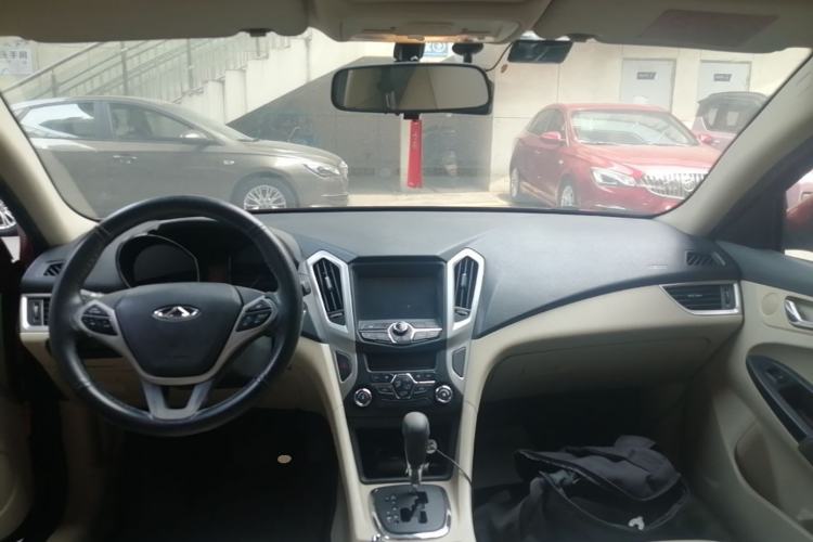 Used Chery Arrizo 7 2013 1.6L CVT ZhiShang Edition Center Console