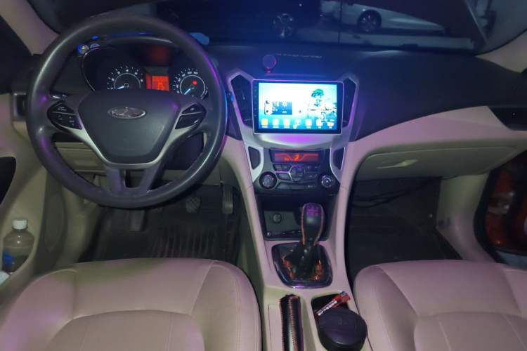 Used Chery Arrizo 7 2013 1.6L Manual ZhiXiang Edition Center Console