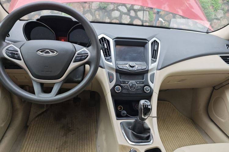 Used Chery Arrizo 7 2013 1.6L Manual ZhiShang Edition Center Console