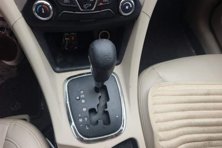 Used Chery Arrizo 7 2013 1.6L CVT ZhiShang Edition Gear Lever