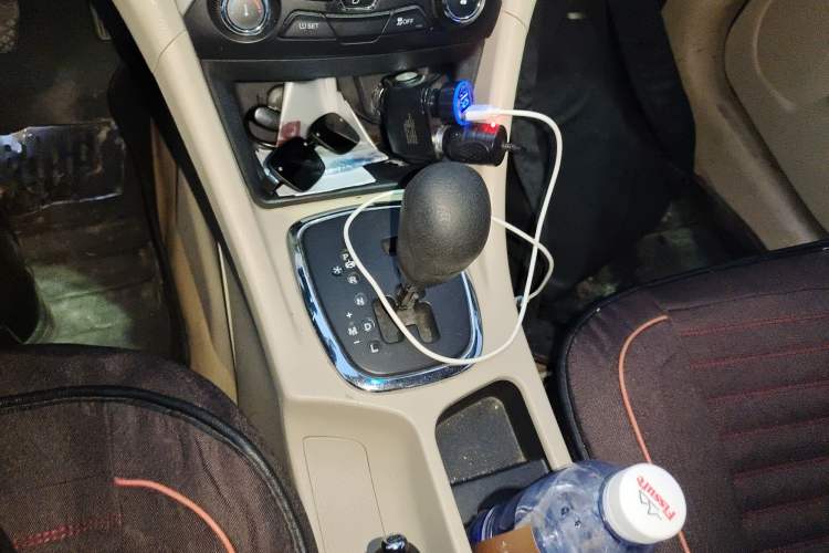 Used Chery Arrizo 7 2013 1.6L CVT Zhixiang Edition Gear Lever