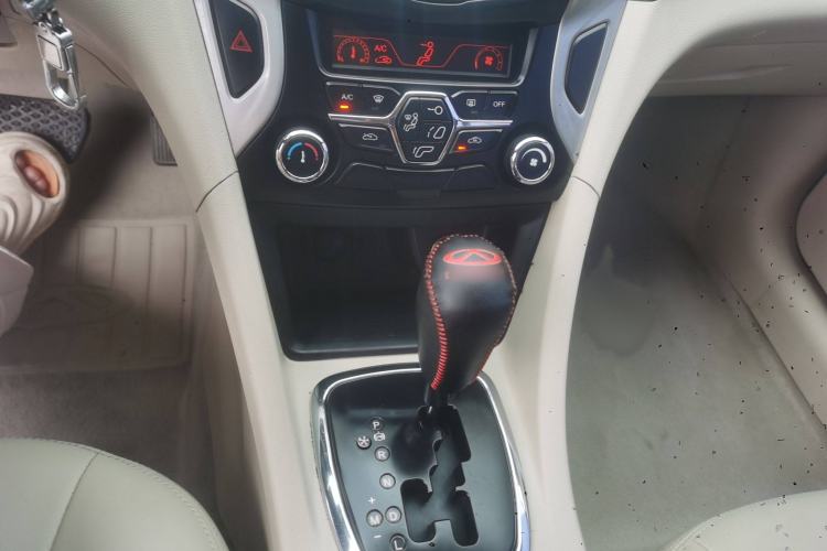 Used Chery Arrizo 7 2013 1.6L CVT Zhiling Edition Gear Lever